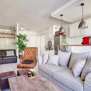 Luxurious Republique Pierre Leve Free Netflix Paris